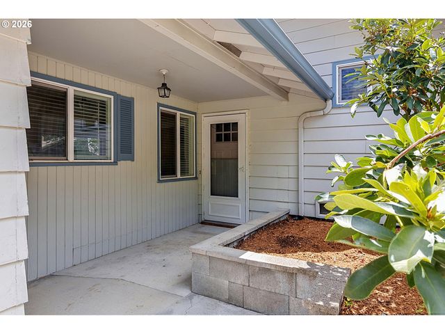 4777 LARKWOOD St, Eugene, OR 97405