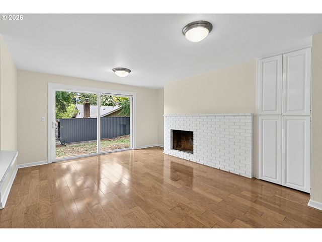 4777 LARKWOOD St, Eugene, OR 97405