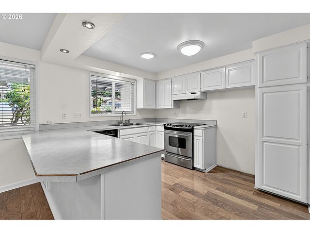 4777 LARKWOOD St, Eugene, OR 97405