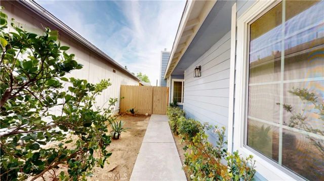 13960 Almetz, Sylmar, CA 91342