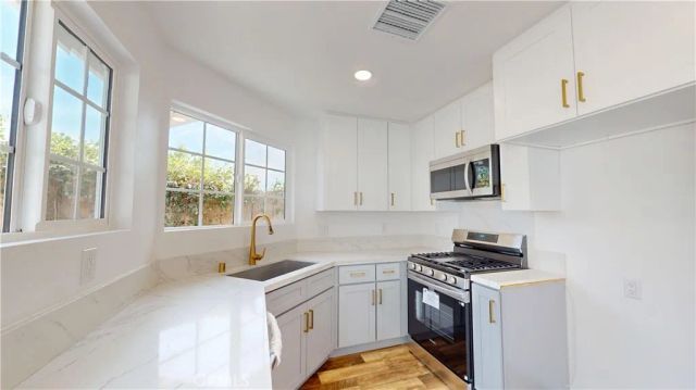 13960 Almetz, Sylmar, CA 91342