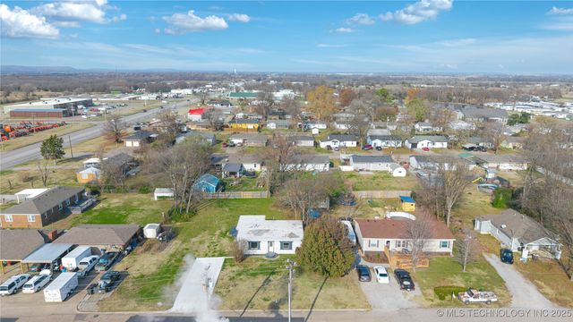 3816 Indiana Street, Bartlesville, OK 74006