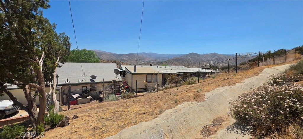 Image 10 of property listing at 33805 Buffalo Ridge, Acton, CA 93510