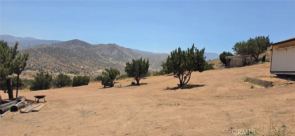 Image 3 of property listing at 33805 Buffalo Ridge, Acton, CA 93510