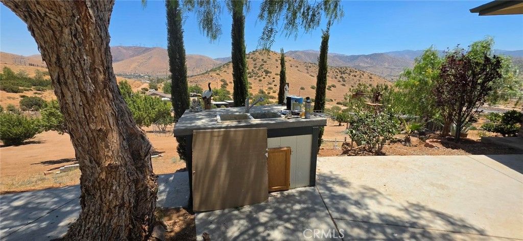 Image 9 of property listing at 33805 Buffalo Ridge, Acton, CA 93510