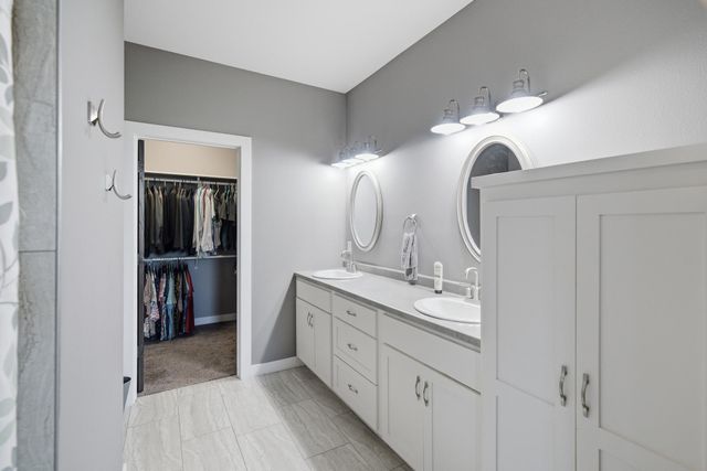 820 Fieldcrest Drive, Mankato, MN 56001