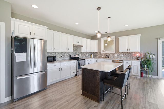 820 Fieldcrest Drive, Mankato, MN 56001