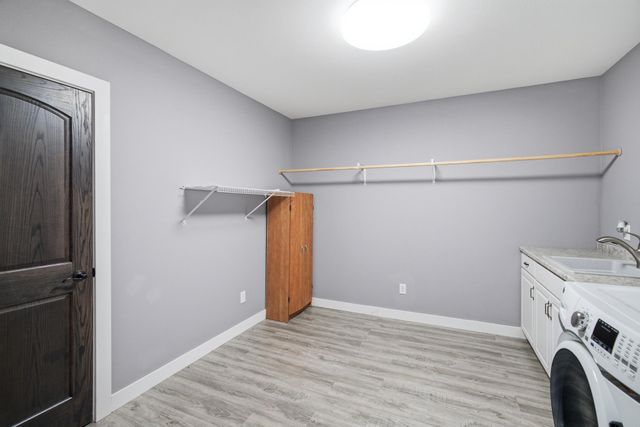 820 Fieldcrest Drive, Mankato, MN 56001