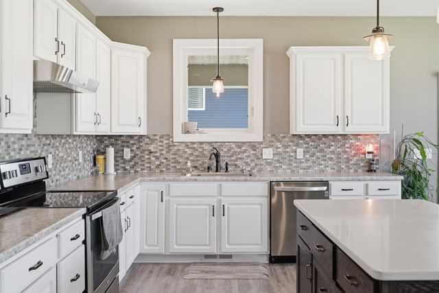 820 Fieldcrest Drive, Mankato, MN 56001