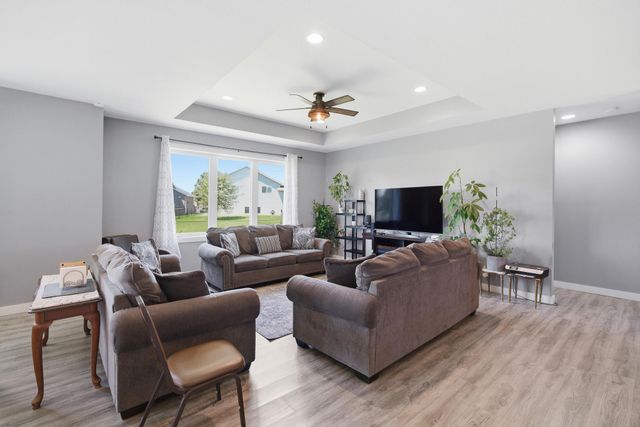 820 Fieldcrest Drive, Mankato, MN 56001