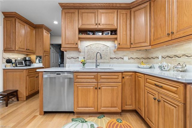 5275 Beaumont DR, Virginia Beach, VA 23464