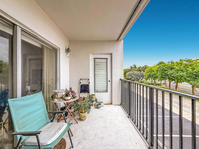 4117 Bougainvilla Drive 207, Lauderdale-By-The-Sea # 207, Lauderdale By The Sea, FL 33308