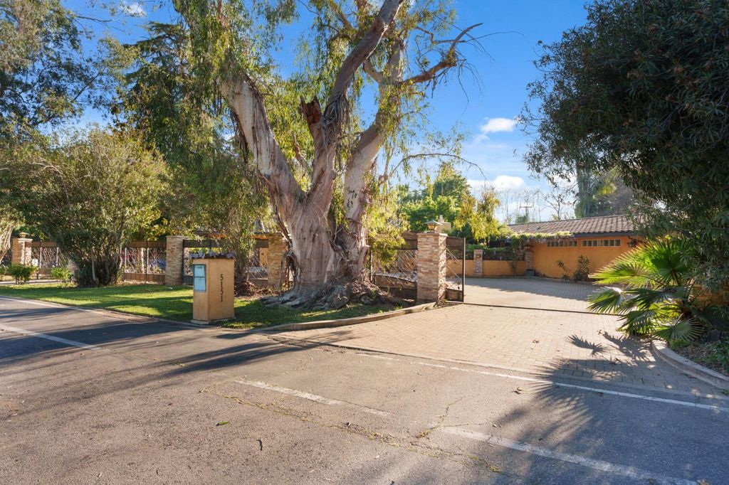 Image 10 of property listing at 5151 N Van Ness Boulevard, Fresno, CA 93711