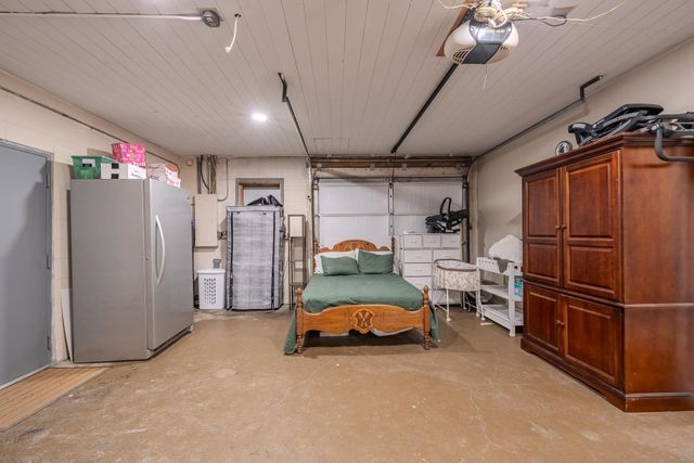 390 WOODS RD, Adamsville, TN 38310