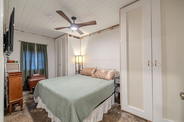 390 WOODS RD, Adamsville, TN 38310