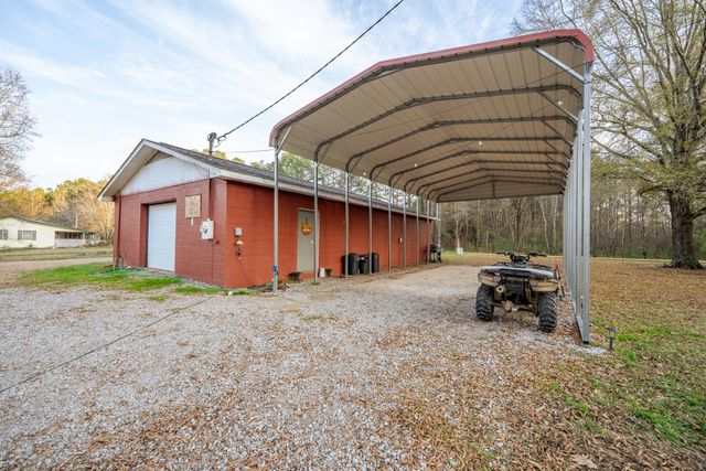 390 WOODS RD, Adamsville, TN 38310
