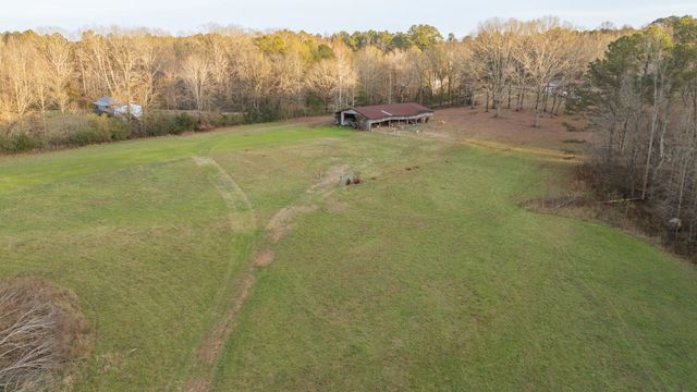 390 WOODS RD, Adamsville, TN 38310