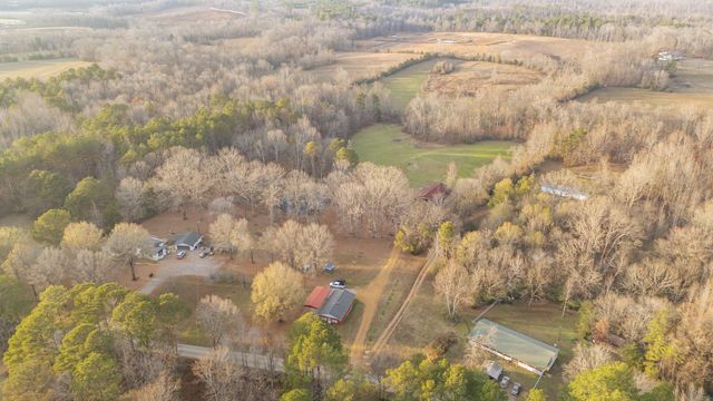 390 WOODS RD, Adamsville, TN 38310