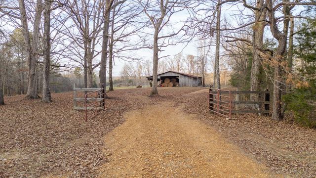 390 WOODS RD, Adamsville, TN 38310