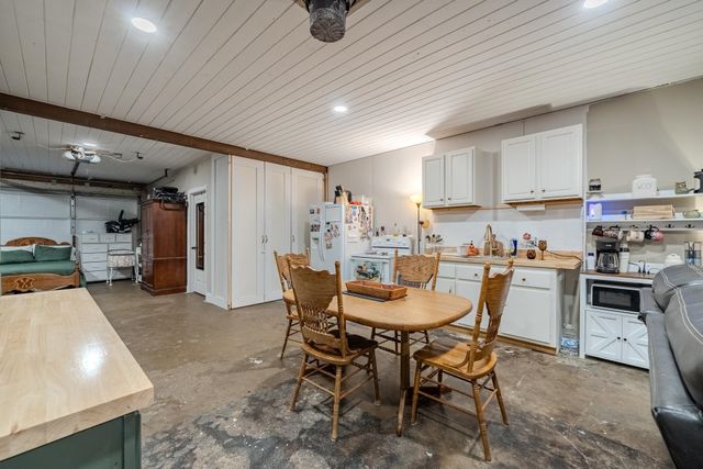 390 WOODS RD, Adamsville, TN 38310