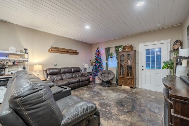 390 WOODS RD, Adamsville, TN 38310