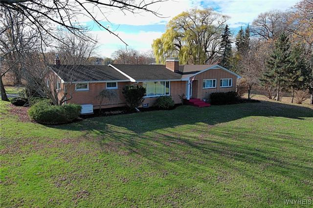 2000 Maple Road, Wilson, NY 14172