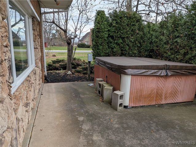 2000 Maple Road, Wilson, NY 14172