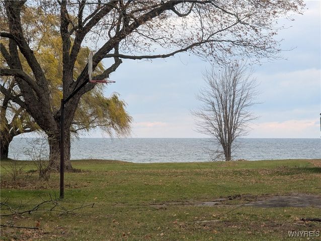 2000 Maple Road, Wilson, NY 14172