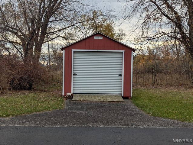 2000 Maple Road, Wilson, NY 14172