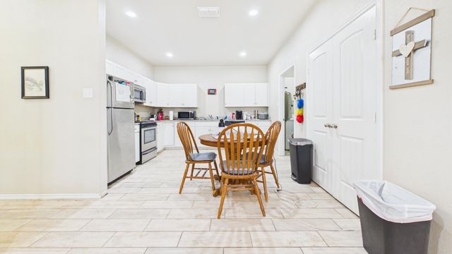 9801 Uvalde Avenue, Lubbock, TX 79423