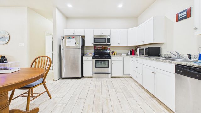 9801 Uvalde Avenue, Lubbock, TX 79423