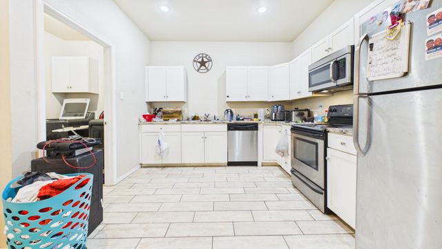 9801 Uvalde Avenue, Lubbock, TX 79423