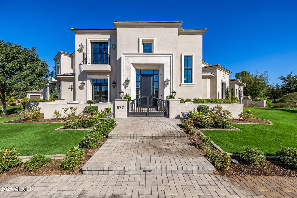 577 W HORSESHOE Place, Chandler, AZ 85248 — exterior