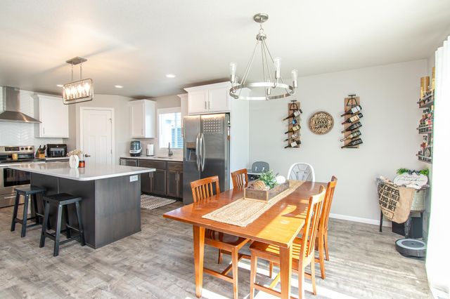 7912 Cottonwood Boulevard, Horace, ND 58047