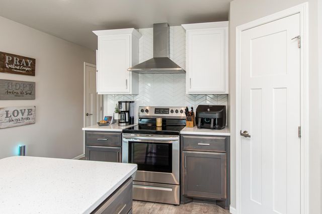 7912 Cottonwood Boulevard, Horace, ND 58047