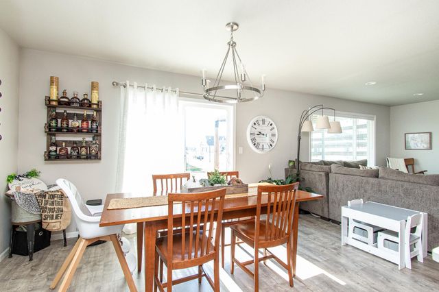 7912 Cottonwood Boulevard, Horace, ND 58047