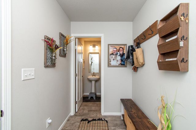 7912 Cottonwood Boulevard, Horace, ND 58047