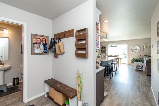 7912 Cottonwood Boulevard, Horace, ND 58047