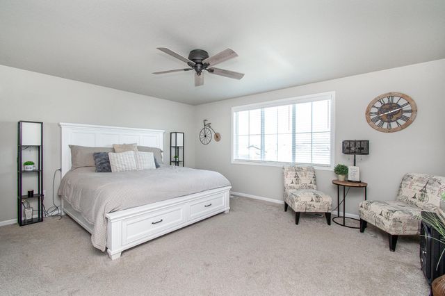 7912 Cottonwood Boulevard, Horace, ND 58047