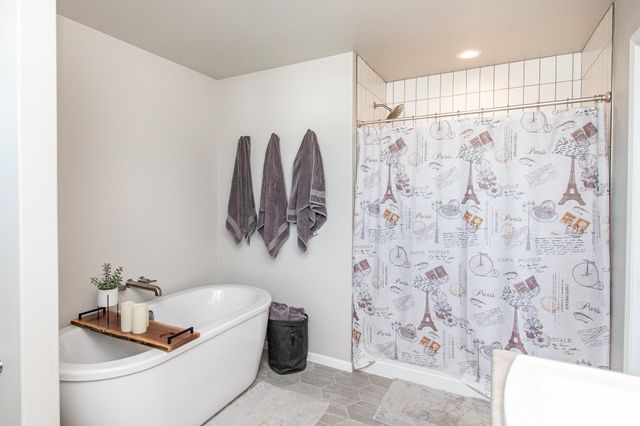 7912 Cottonwood Boulevard, Horace, ND 58047