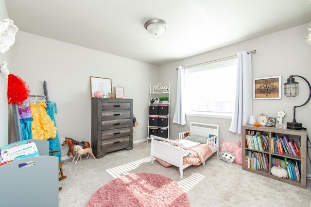 7912 Cottonwood Boulevard, Horace, ND 58047