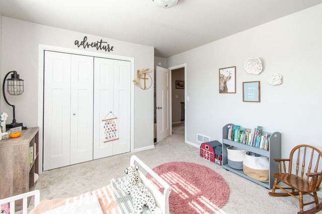 7912 Cottonwood Boulevard, Horace, ND 58047