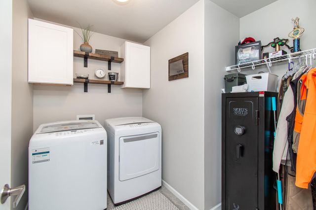 7912 Cottonwood Boulevard, Horace, ND 58047