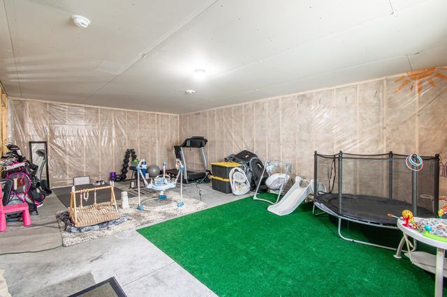 7912 Cottonwood Boulevard, Horace, ND 58047