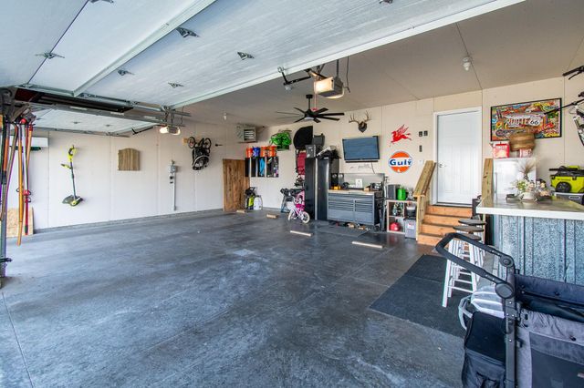 7912 Cottonwood Boulevard, Horace, ND 58047