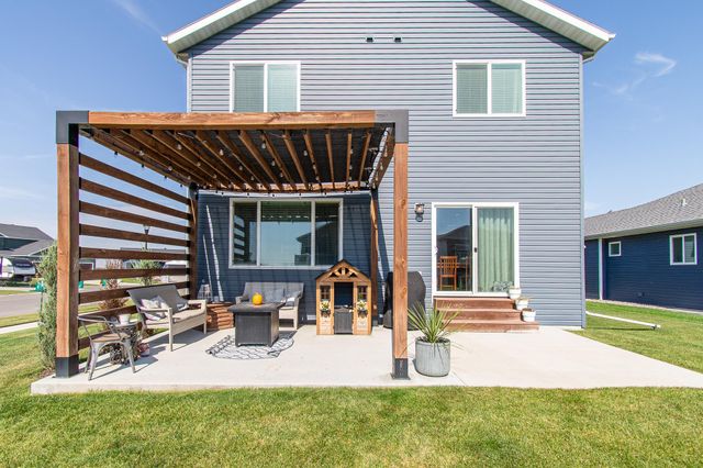 7912 Cottonwood Boulevard, Horace, ND 58047