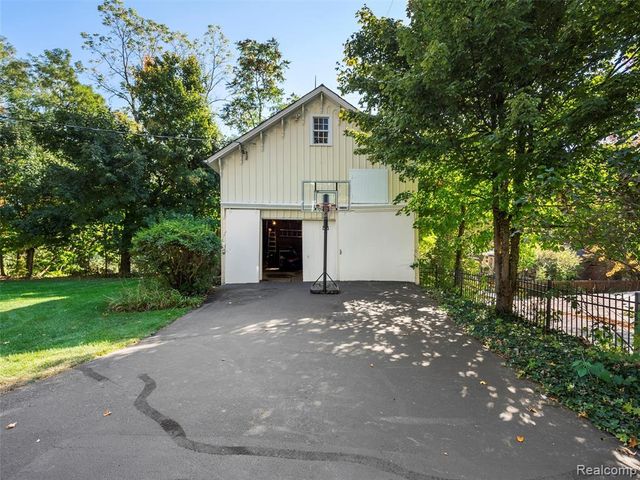 261 Church Street, Romeo, MI 48065