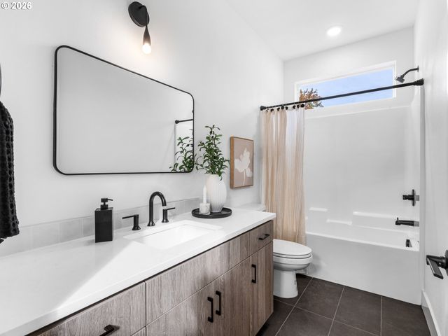7605 N WOOLSEY Ave, Portland, OR 97203