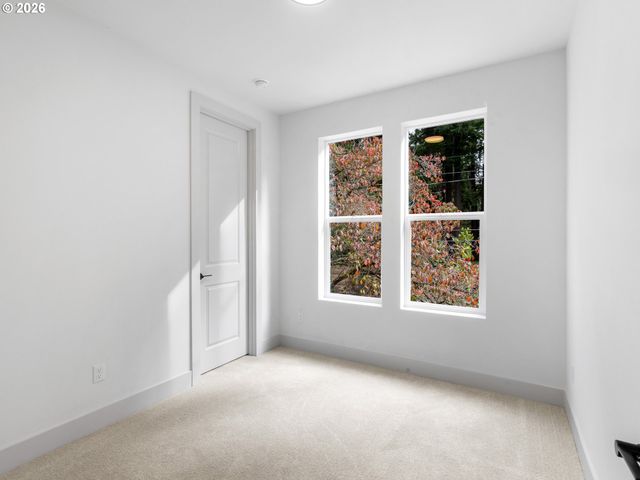 7605 N WOOLSEY Ave, Portland, OR 97203