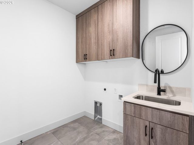 7605 N WOOLSEY Ave, Portland, OR 97203